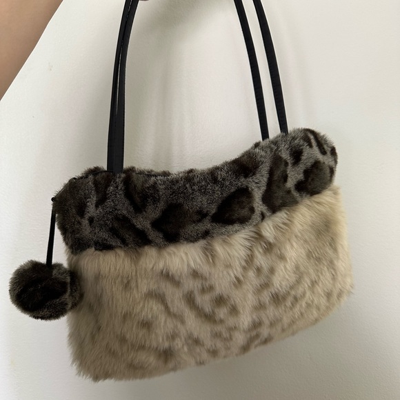 Y2K| Furry Handbag - Picture 2 of 5